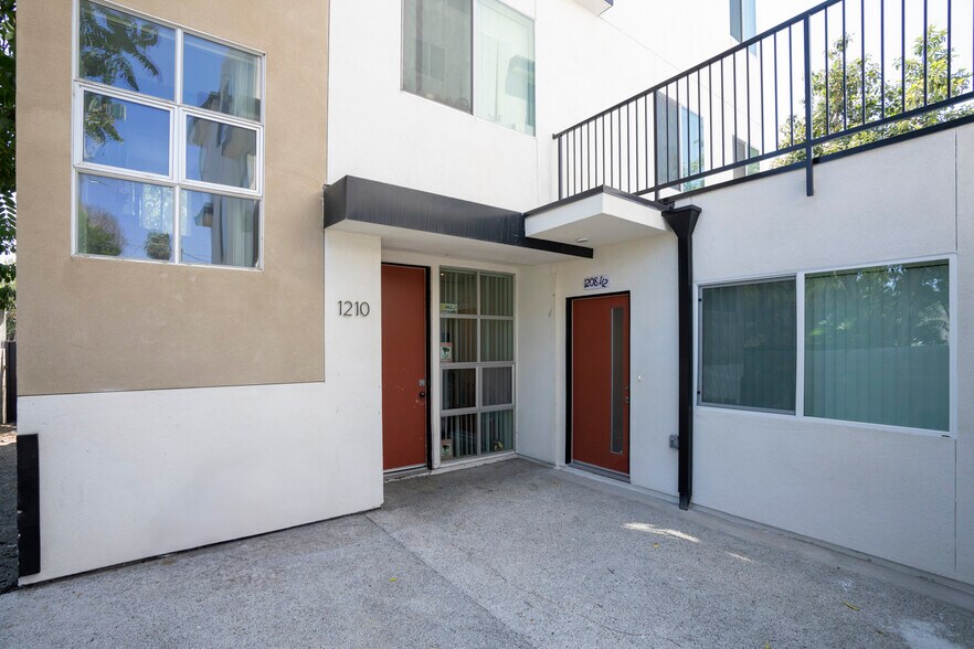 More Photos Of 1208 W 25th St, Los Angeles Multifamily For Sale