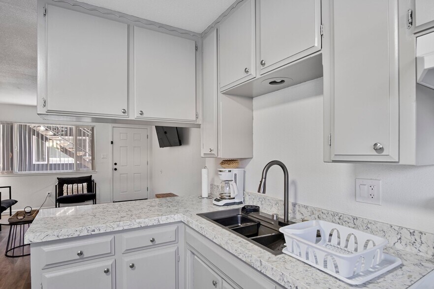 More Photos Of 116 Covena Ave, Modesto Apartments For Sale