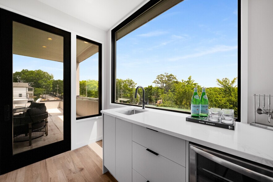 More Photos Of 105 Georgia Ave SE, Atlanta Apartments For Sale