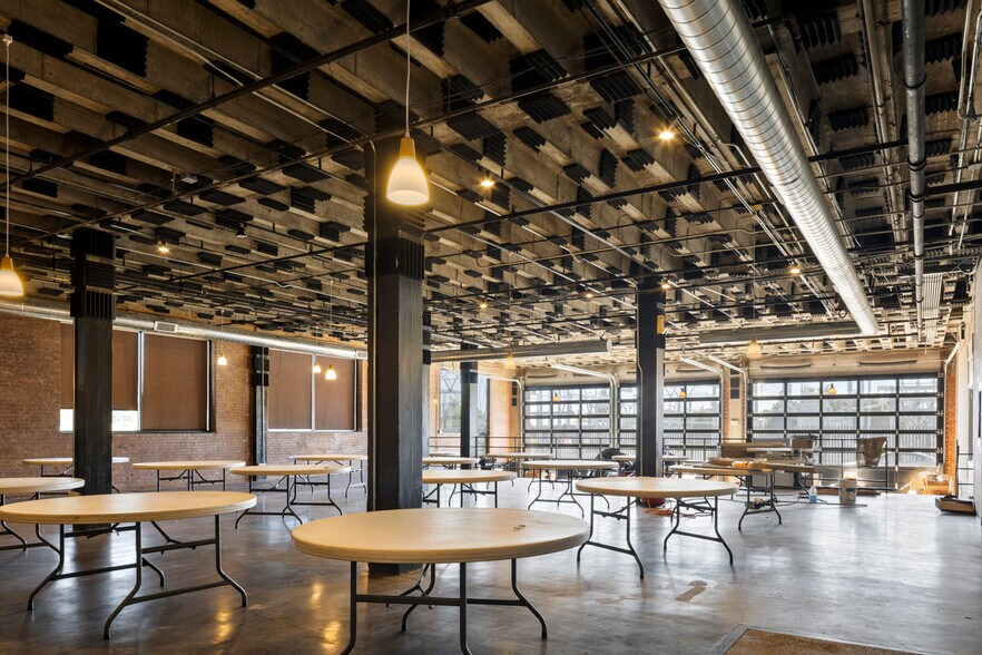 More Photos Of 11 NE 11th St, Oklahoma City Warehouse For Sale