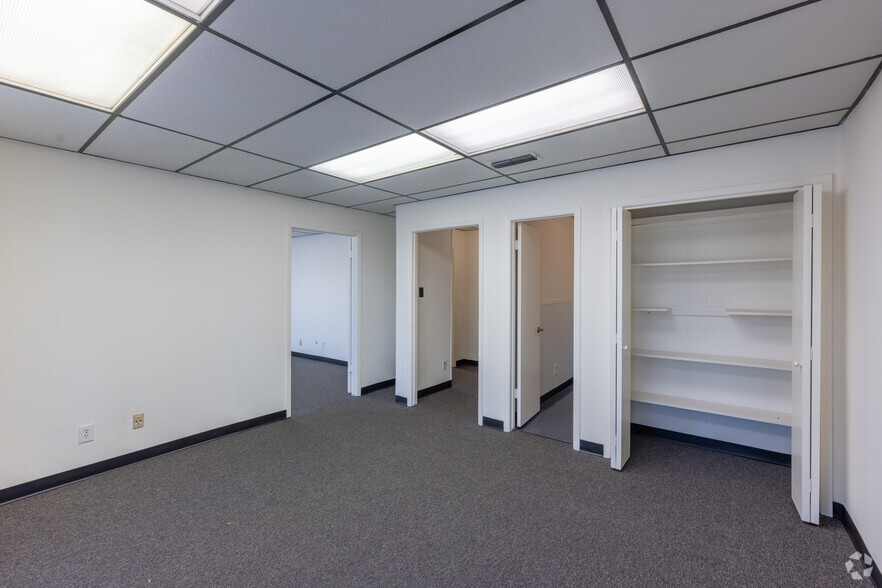 More Photos Of 2501-2519 Gravel Dr, Fort Worth Unknown For Lease