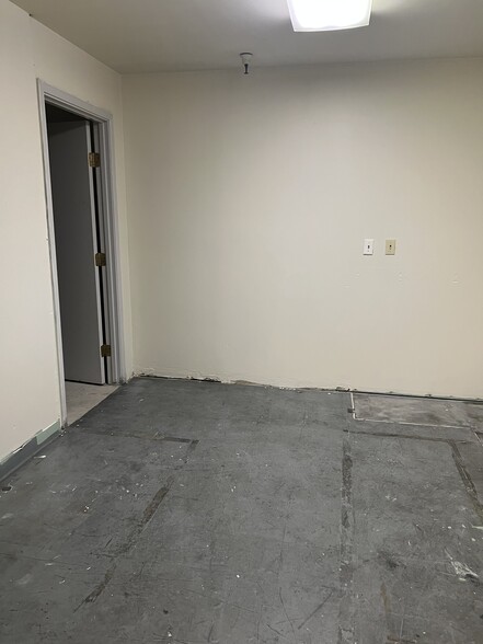 More Photos Of 1707 4th St, San Jose Showroom For Lease