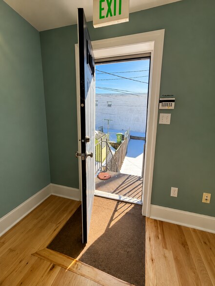 More Photos Of 3237 Eastern Ave, Baltimore Office For Lease