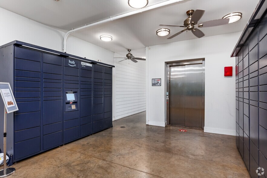 More Photos Of 110 W Cityline Dr, Richardson Apartments For Lease