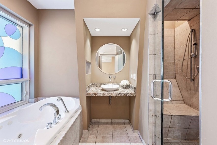 More Photos Of 1228 W Glenlake Ave, Chicago Apartments For Sale