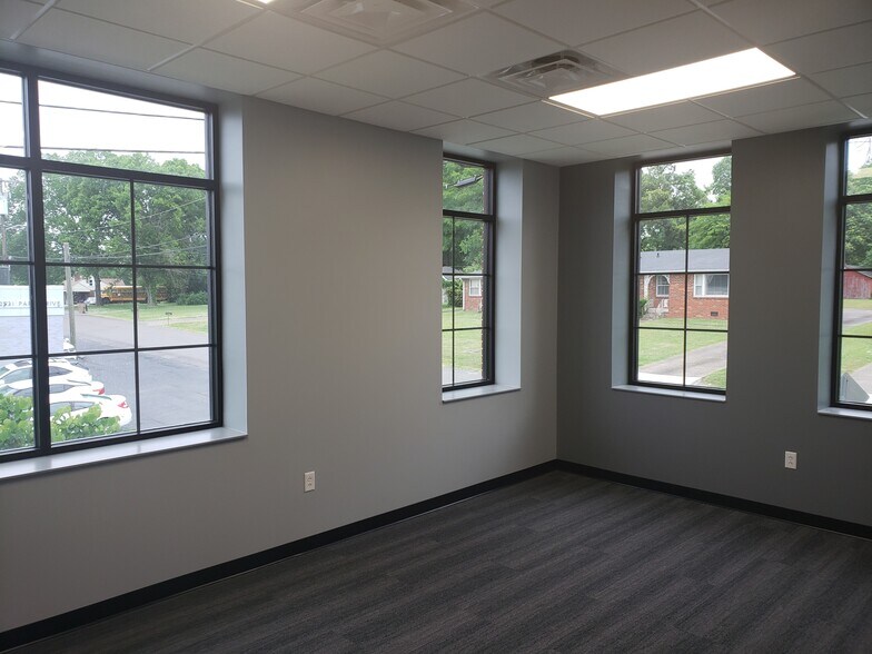 More Photos Of 2540 Park Dr, Nashville Office Residential For Lease