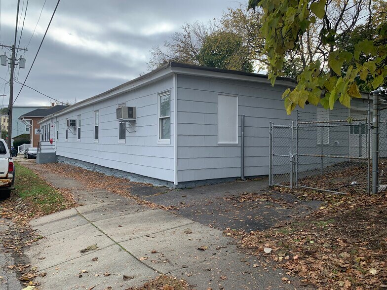 More Photos Of 22 Laurel St, Leominster Warehouse For Sale