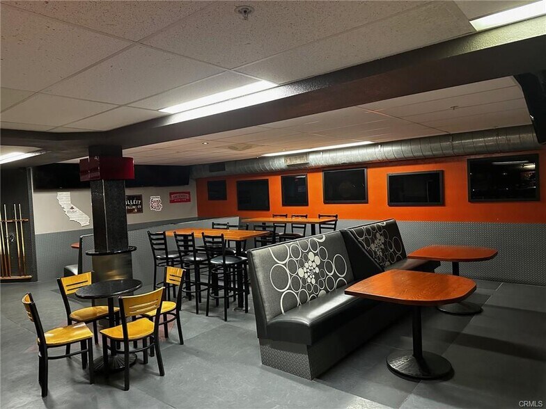 More Photos Of 200 Wall St, Chico Bar For Sale