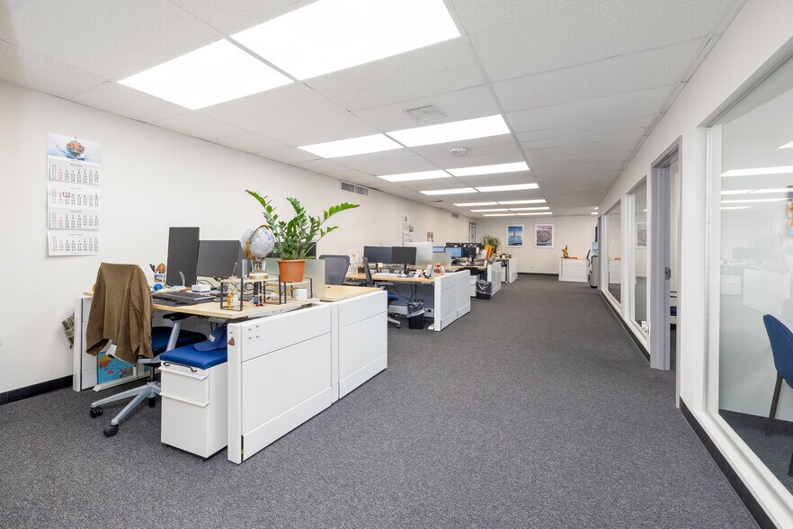 More Photos Of 182-16 149th Rd, Jamaica Warehouse For Lease