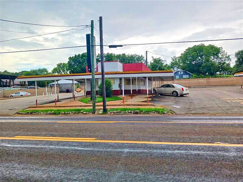 More Photos Of 1600 S Market St, Brenham Fast Food For Sale
