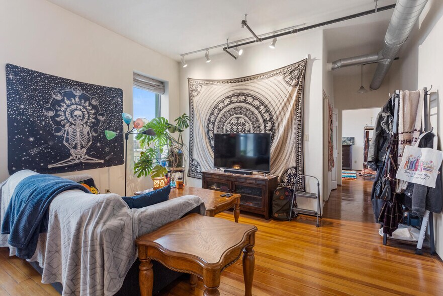 More Photos Of 112 W Hill St, Champaign Multifamily For Sale