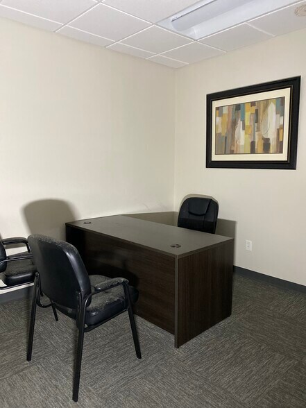 More Photos Of 4300-4302 Fairmont Pky, Pasadena Unknown For Lease