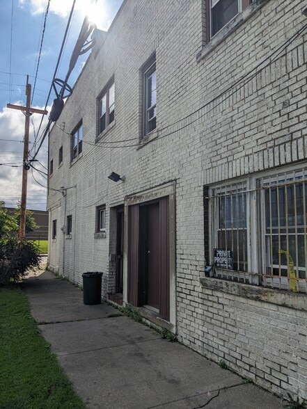 More Photos Of 576 E 152nd St, Cleveland Apartments For Sale