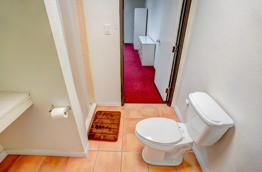 More Photos Of 950 S Central Ave, Compton Schools For Sale