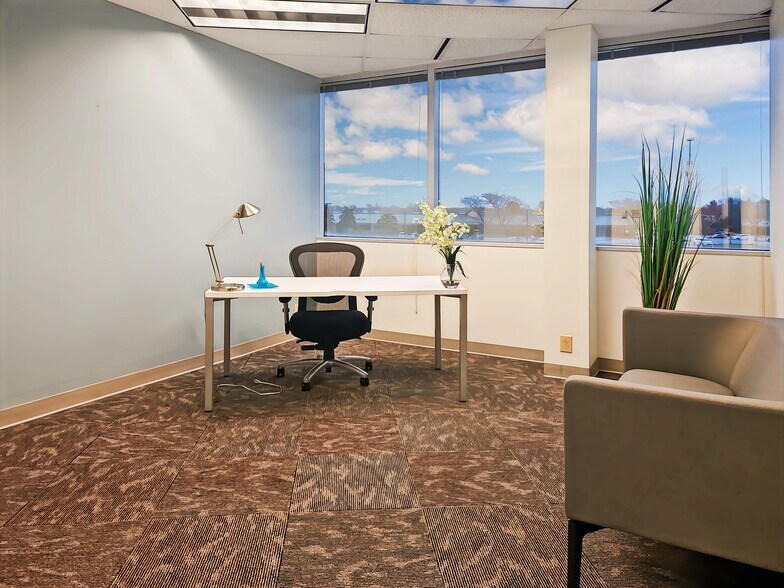 More Photos Of 9465 Counselors Row, Indianapolis Coworking Space