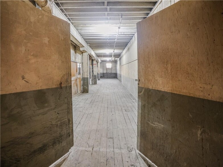 More Photos Of 918 Rickenbach St, Pittsburgh Warehouse For Sale