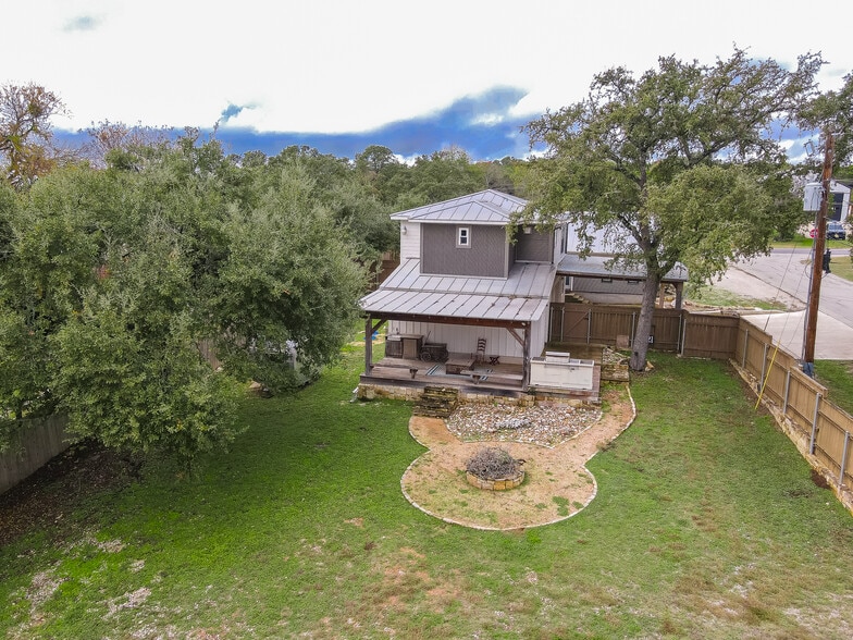 More Photos Of 15600 Ranch Road 12, Wimberley Showroom For Sale