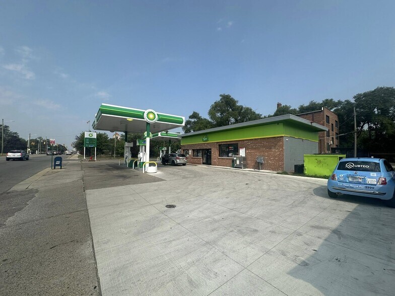 Primary Photo Of 3720 W McNichols Rd, Detroit Freestanding For Sale