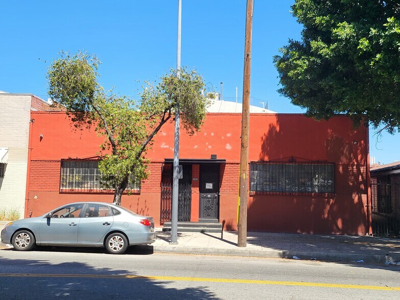 More Photos Of 1262-1264 S Boyle Ave, Los Angeles Manufacturing For Sale