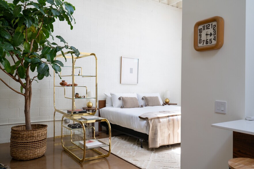 More Photos Of 310 Johnson St, Santa Fe Specialty For Sale