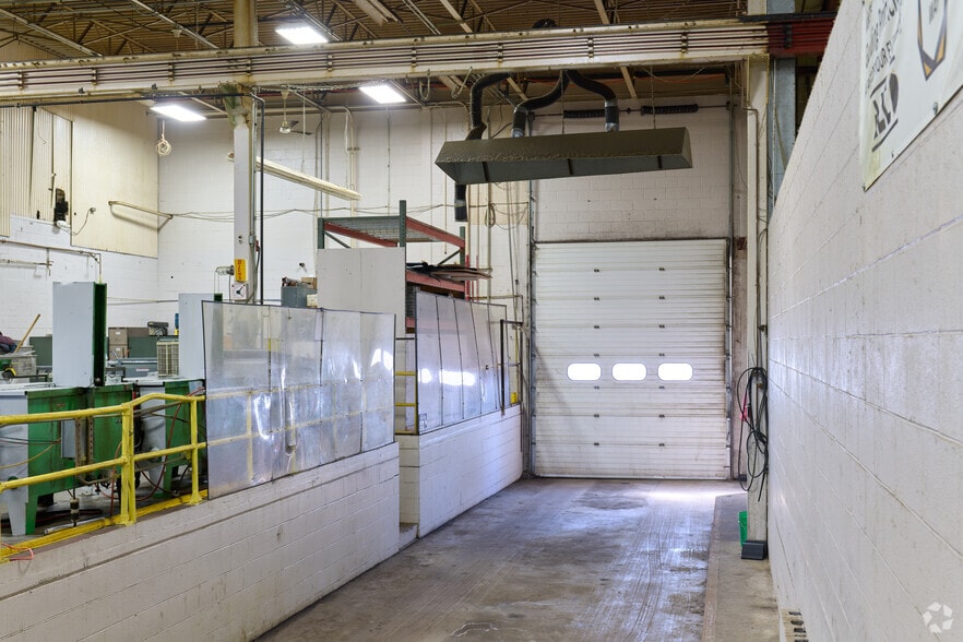 More Photos Of 293 Patriot Way, Rochester Manufacturing For Sale