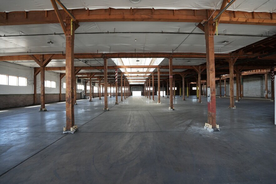 More Photos Of 1500 S 300 W, Clearfield Warehouse For Lease