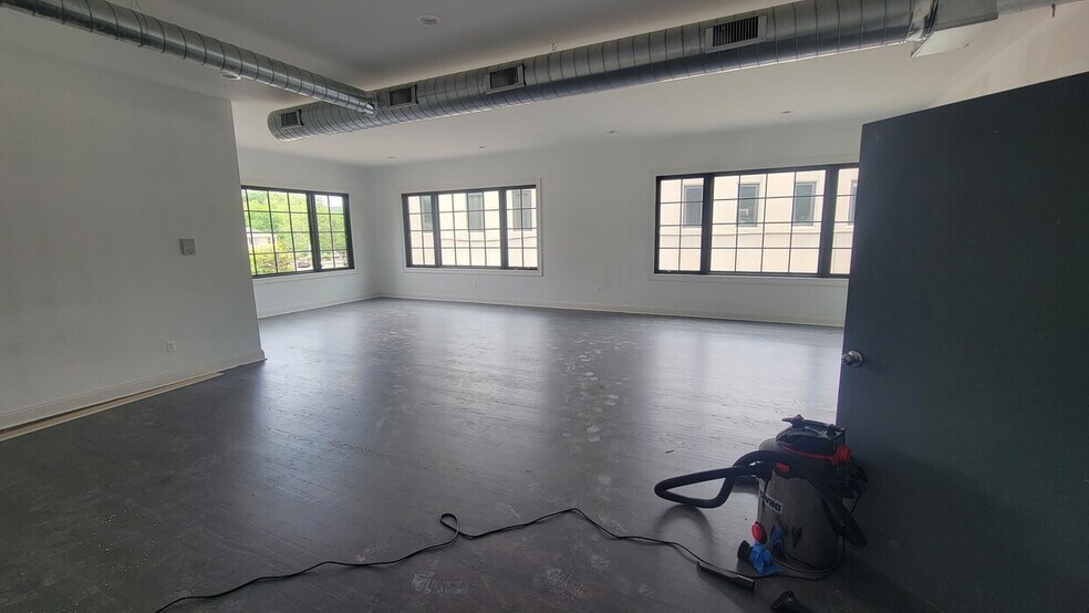 More Photos Of 273 Closter Dock Rd, Closter Storefront Retail Office For Lease