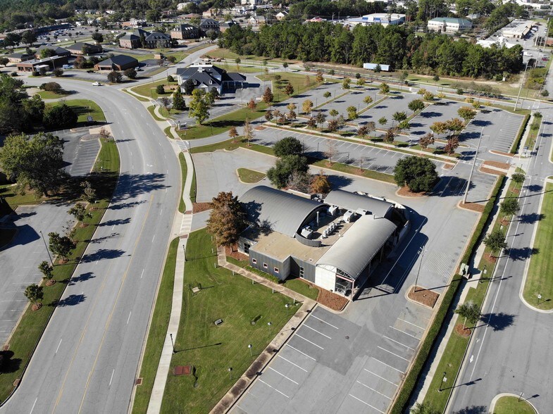 More Photos Of 2807 Meredyth Dr, Albany Restaurant For Sale