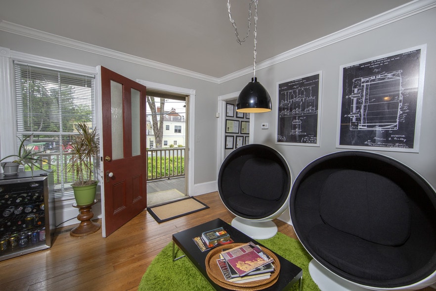 More Photos Of 30 W Bridge St, New Hope Freestanding For Lease