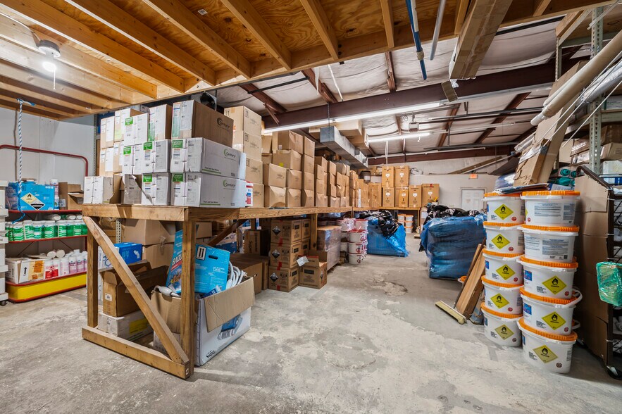 More Photos Of 111 Angela Dr, King General Retail For Sale