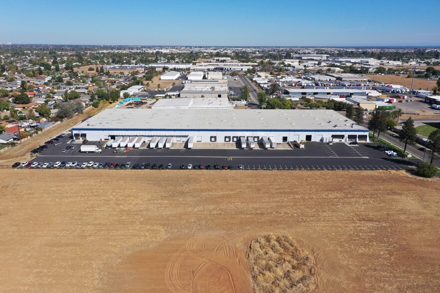 More Photos Of 7728 Wilbur Way, Sacramento Warehouse For Lease