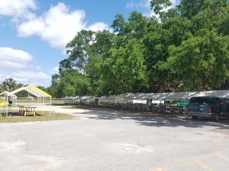 More Photos Of 749 S Central Ave, Umatilla Storefront For Sale