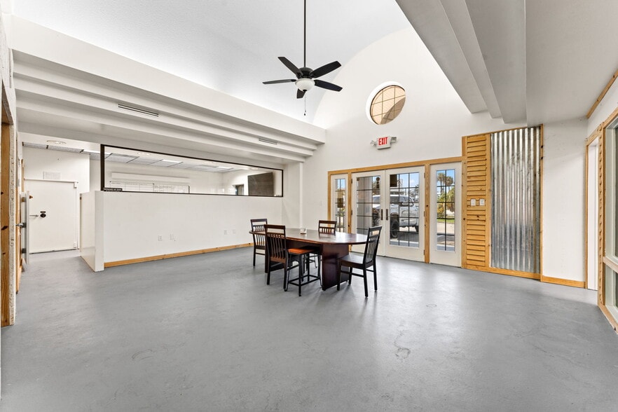 More Photos Of 340 King St, Cocoa Office For Sale