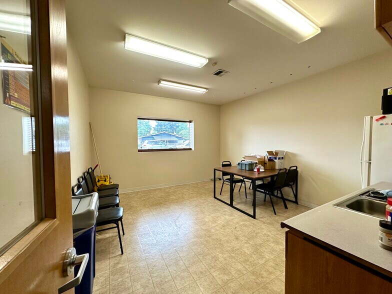 More Photos Of 8300 7th Ave S, Seattle Warehouse For Lease