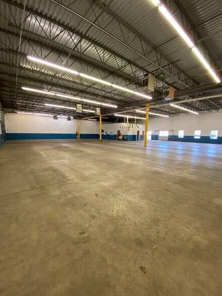 More Photos Of 7620-7640 Tyler Blvd, Mentor Warehouse For Lease