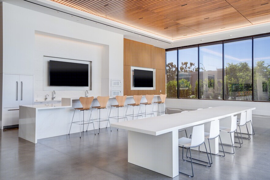 More Photos Of 2361-2381 Rosecrans Ave, El Segundo Office For Lease