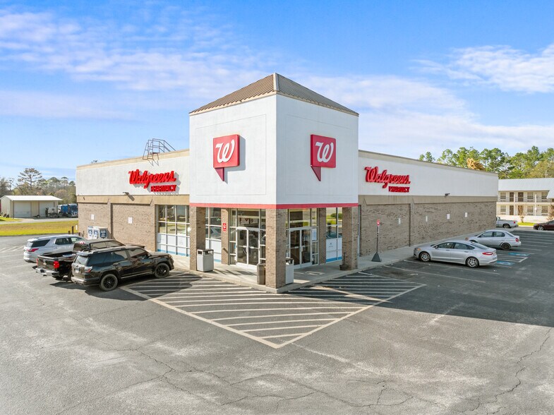 More Photos Of 730 S Lewis St, Metter Drugstore For Sale