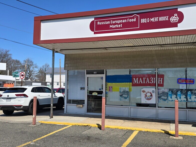 More Photos Of 136-148 Main St, East Rockaway Freestanding For Lease