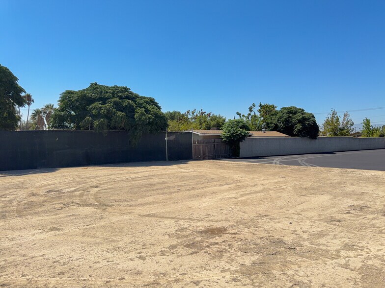 More Photos Of 10051 Mission Blvd, Jurupa Valley Contractor Storage Yard For Lease