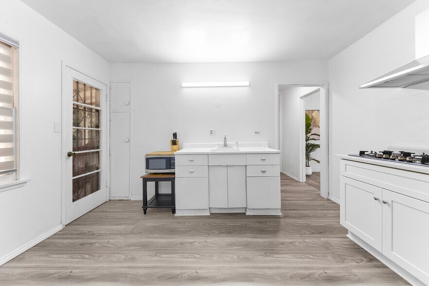 More Photos Of 1060 E Route 66, Glendora Distribution For Sale