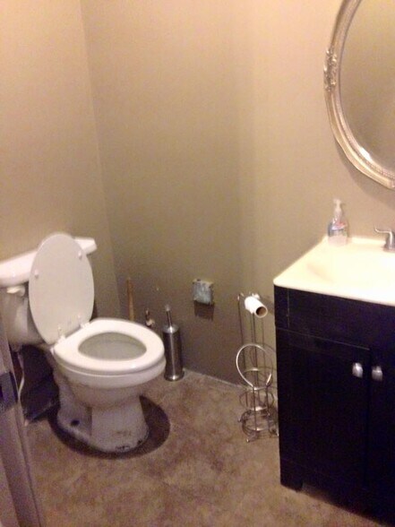 More Photos Of 418-424 W 6th St, San Pedro Apartments For Sale