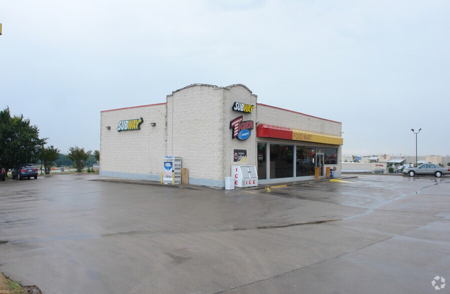More Photos Of 116-142 E Interstate 20, Weatherford Unknown For Lease