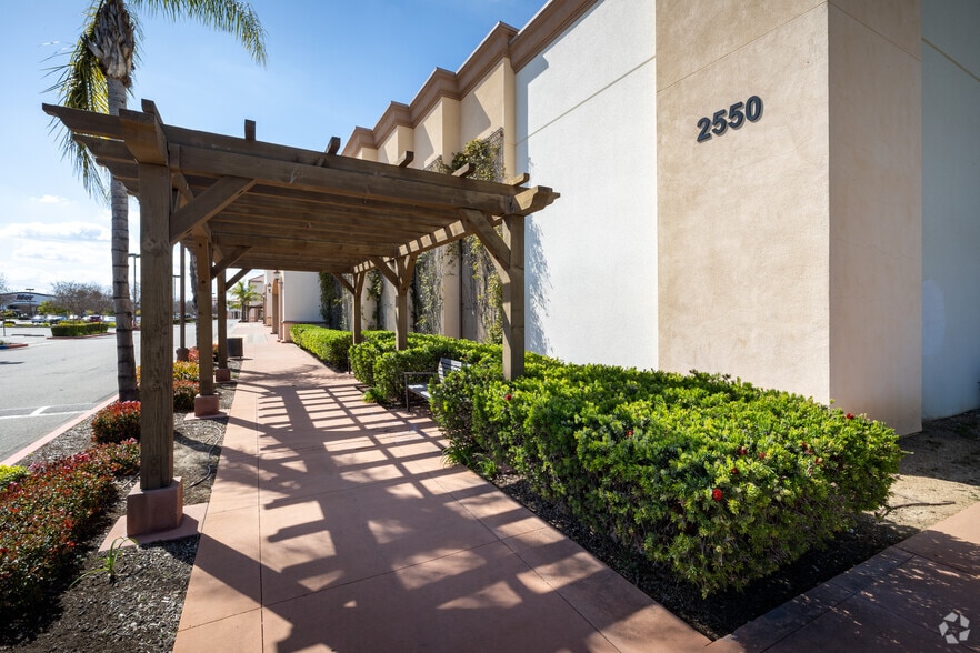 More Photos Of Hwy 60 @ I-215, Riverside Unknown For Lease