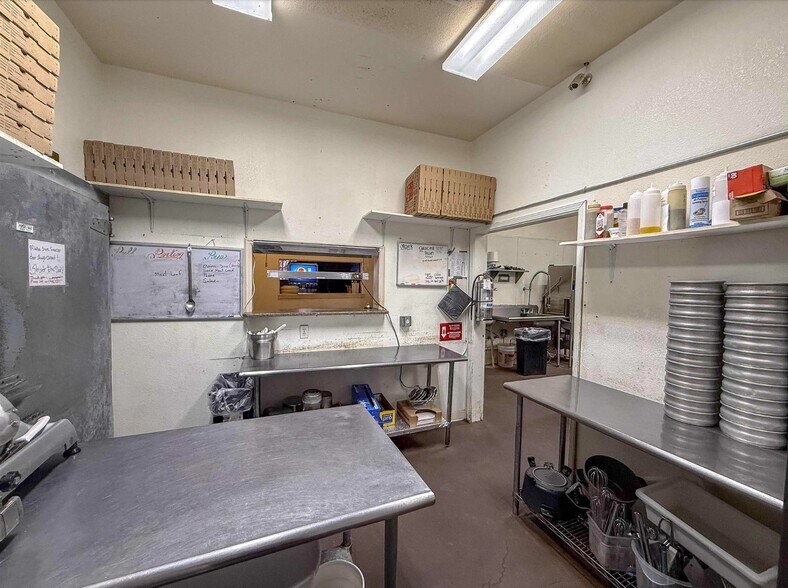 More Photos Of 2203 1st St, Alamogordo General Retail For Sale