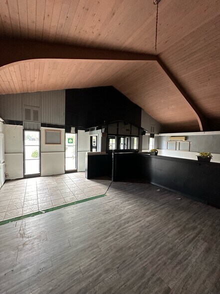 More Photos Of 2445 SW 13th St, Gainesville Storefront Retail Office For Sale