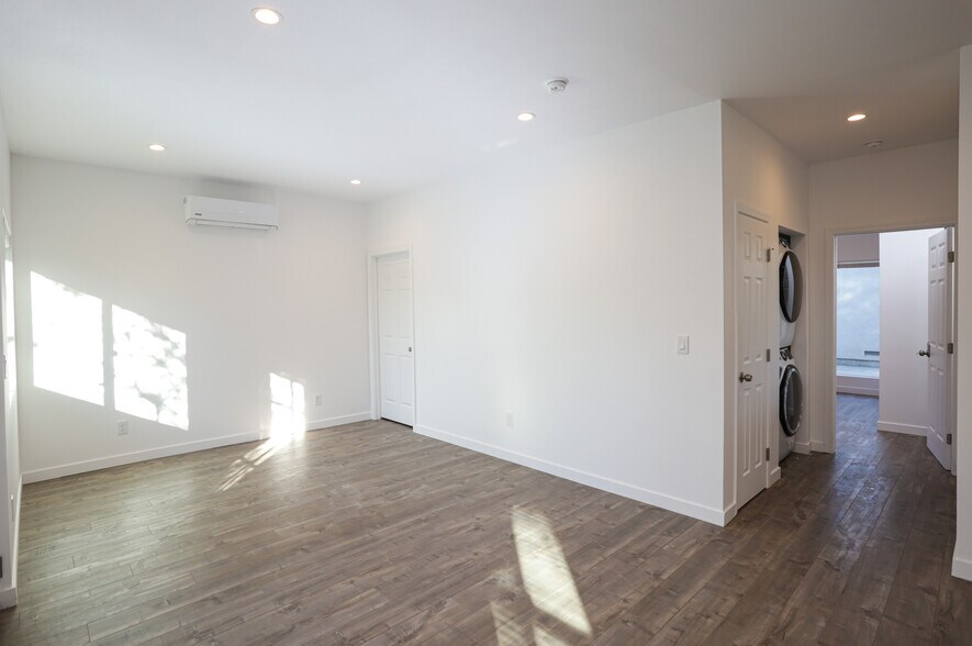More Photos Of 456 N Batavia St, Orange Apartments For Sale