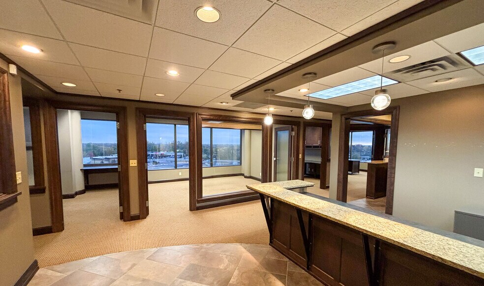 More Photos Of 5101 Vernon Ave, Edina Office For Lease