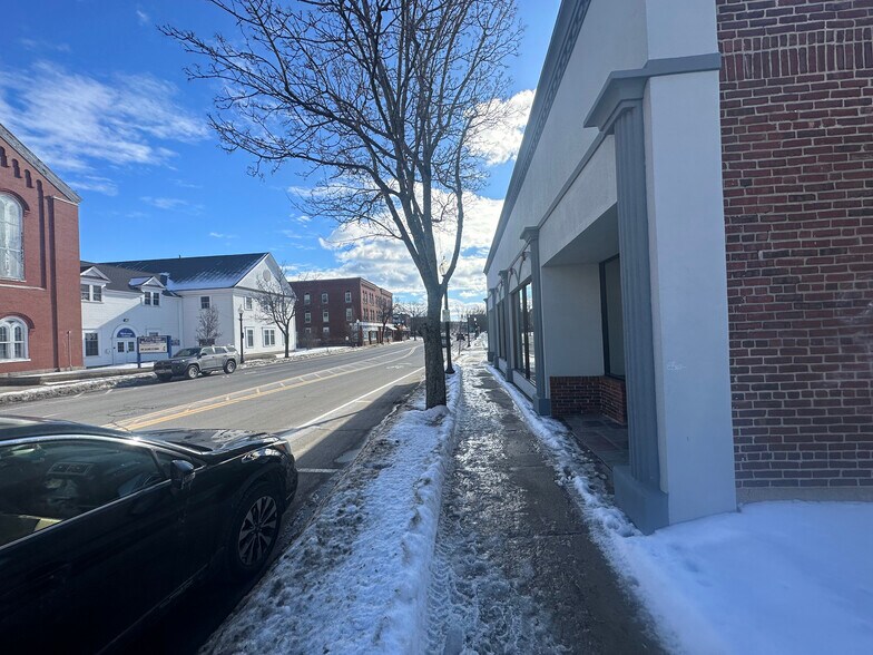 More Photos Of 21 Main St, Rochester Storefront Retail Residential For Lease