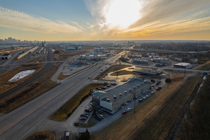 More Photos Of Armour, North Kansas City Unknown For Lease