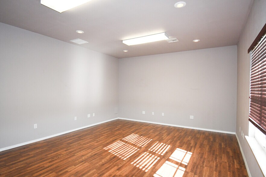 More Photos Of 455 W Ruth Ave, Sallisaw Office For Sale